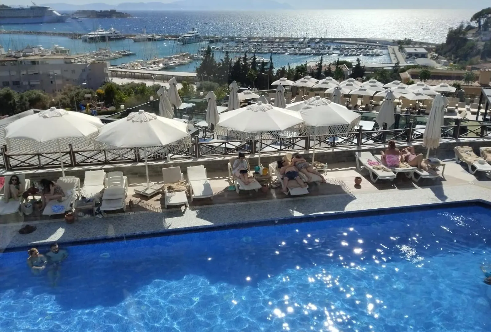 Suhan Seaport Hotel Kusadası 4*,