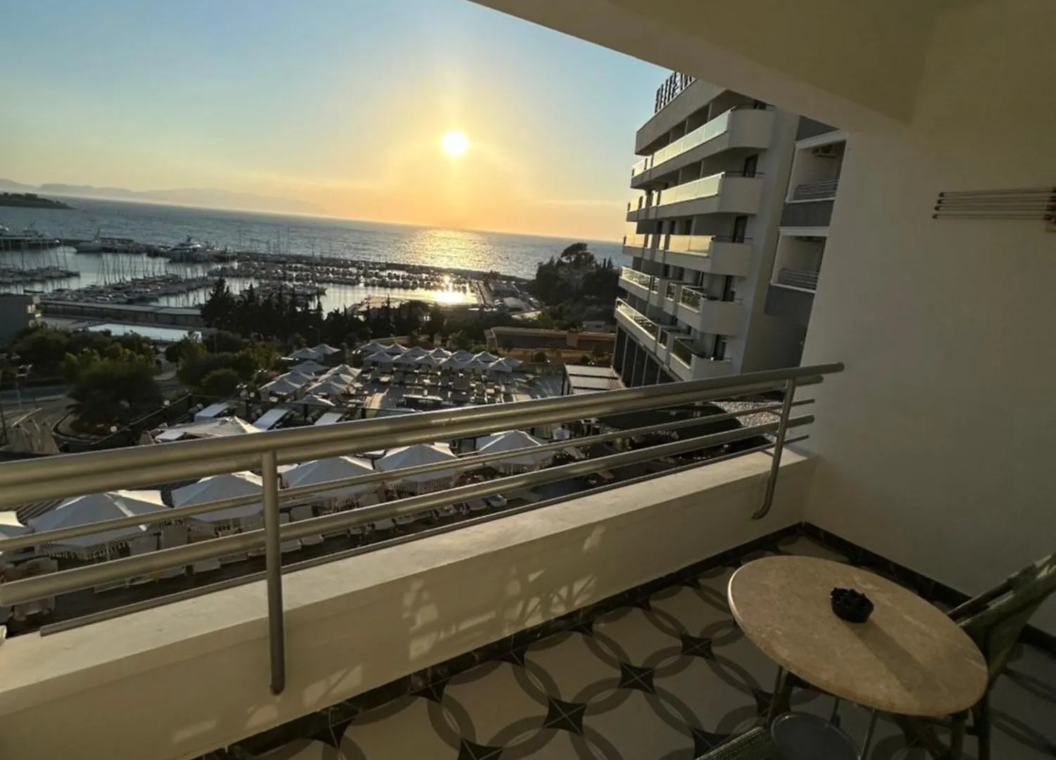 Suhan Seaport Hotel Kusadası 4*,